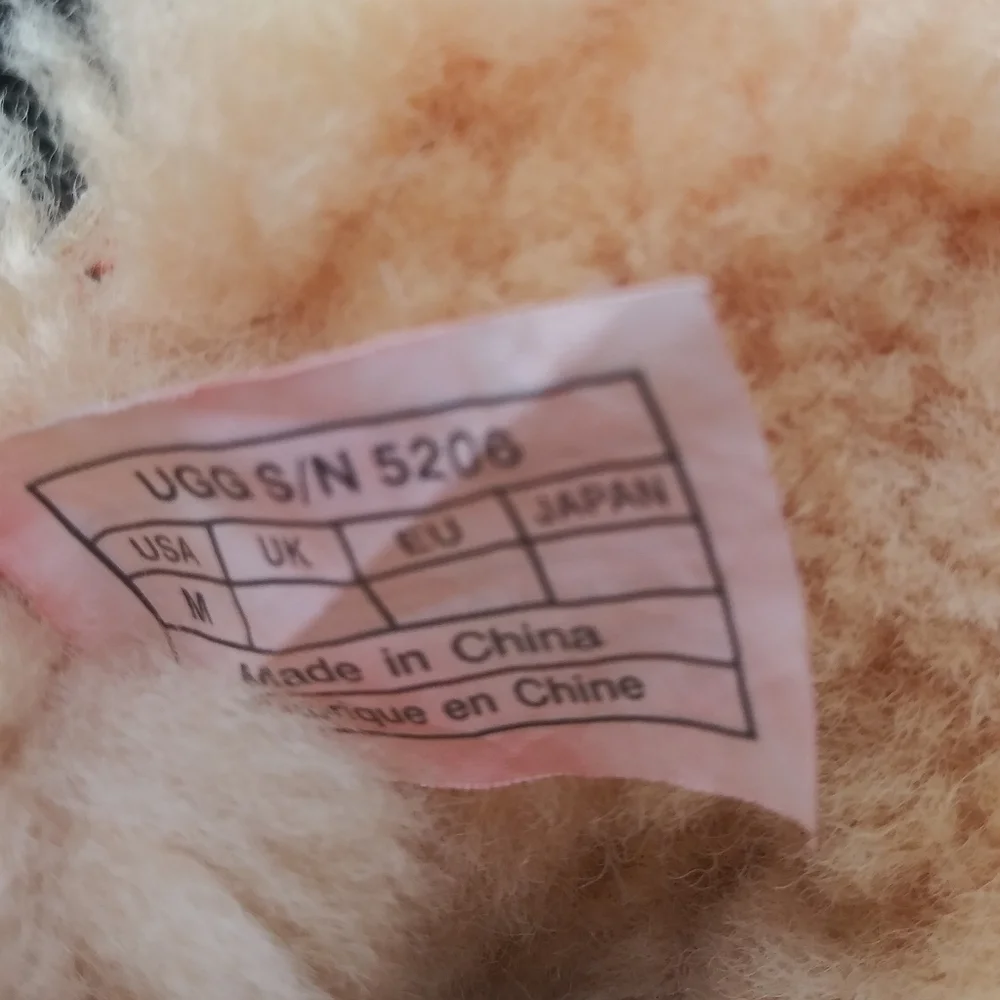 UGG Baby Girl Boot Size M